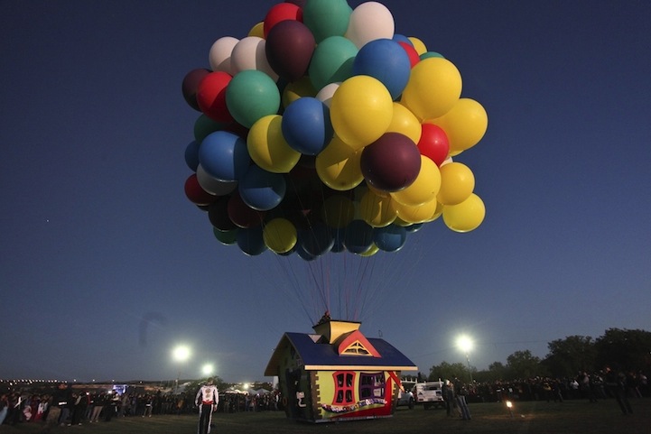 jonathan trappe baloon house flying 8