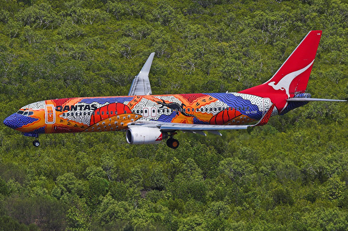 qantas airlines paint