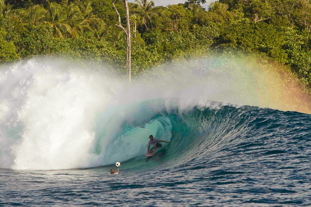 Surfing Mentawai