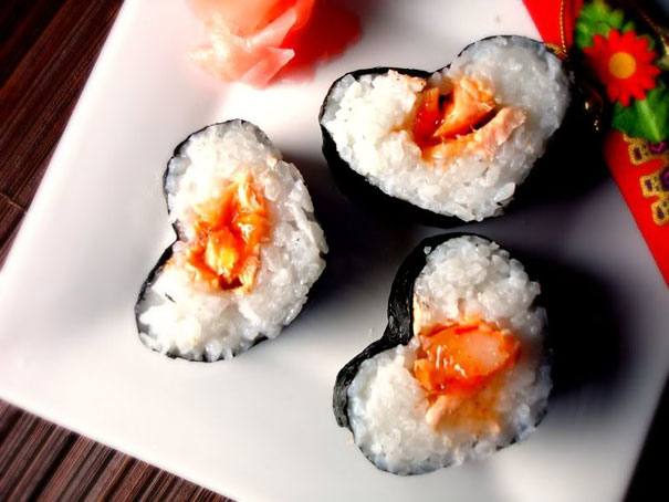 Sushi Hati oleh Newlywedcooking