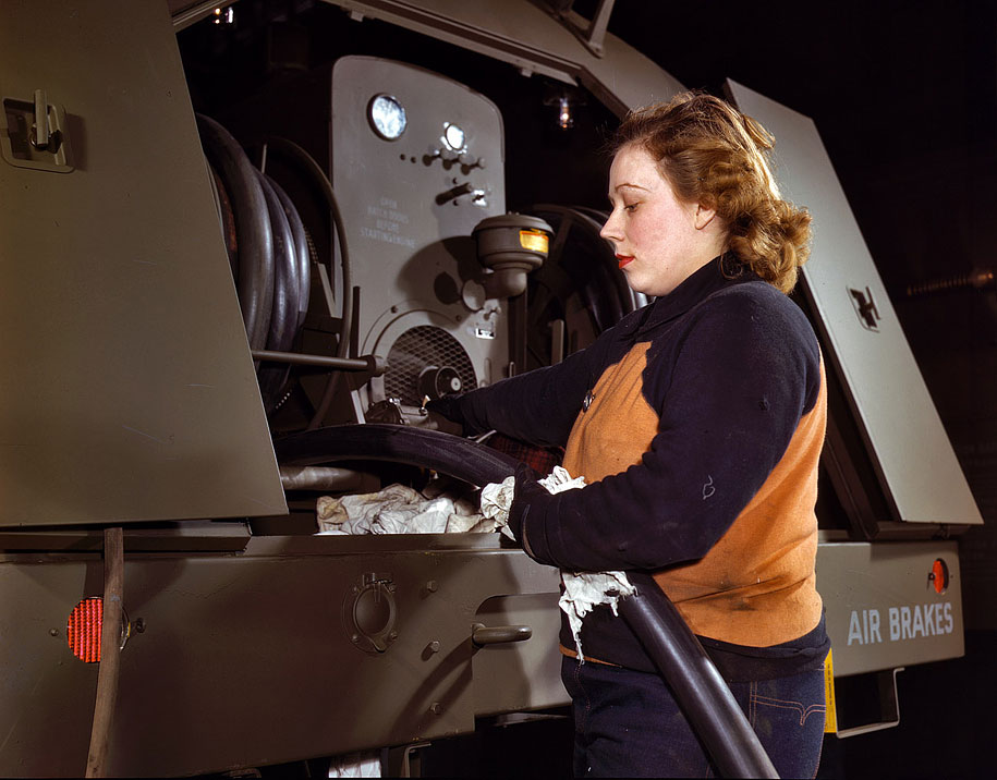 Wanita dalam Perang Dunia II - 03