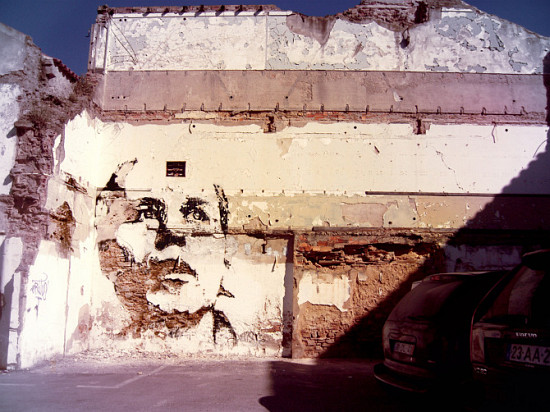 Alexandre Farto 12 - Seni Mengukir Wajah di Tembok