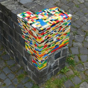 seni jalanan lego street art 2
