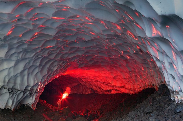 Kamchatka Ice Tunnel 16