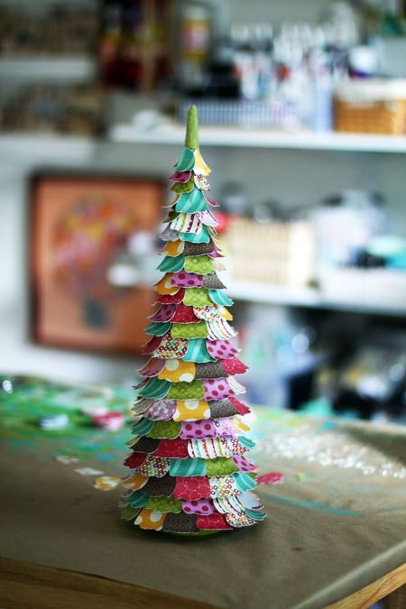 cara membuat pohon natal dari kertas