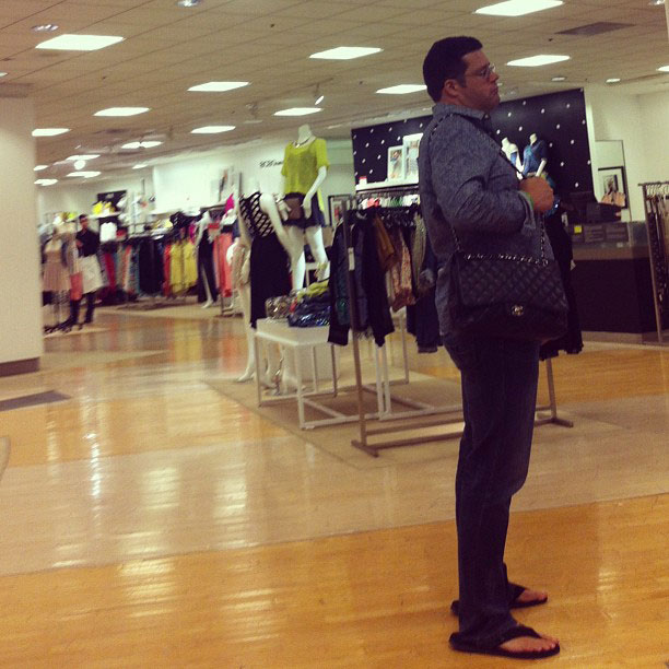 foto instagram pria mengantar wanita berbelanja 16